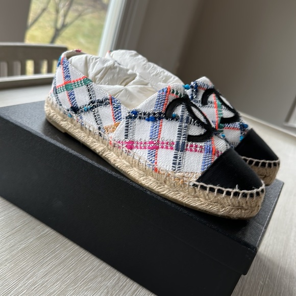 Chanel Tweed Espadrilles - Picture 2 of 6